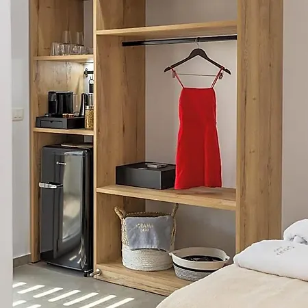 Orama Milos 4*