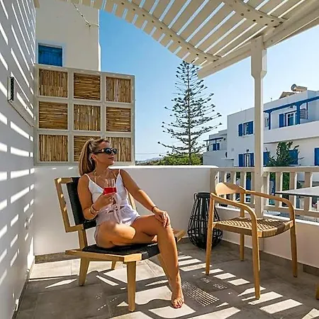 Orama Milos Hotel